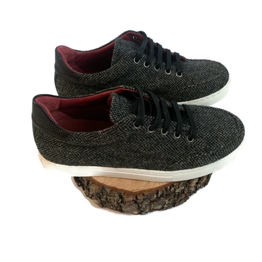 Luxury herringbone low top black sneakers